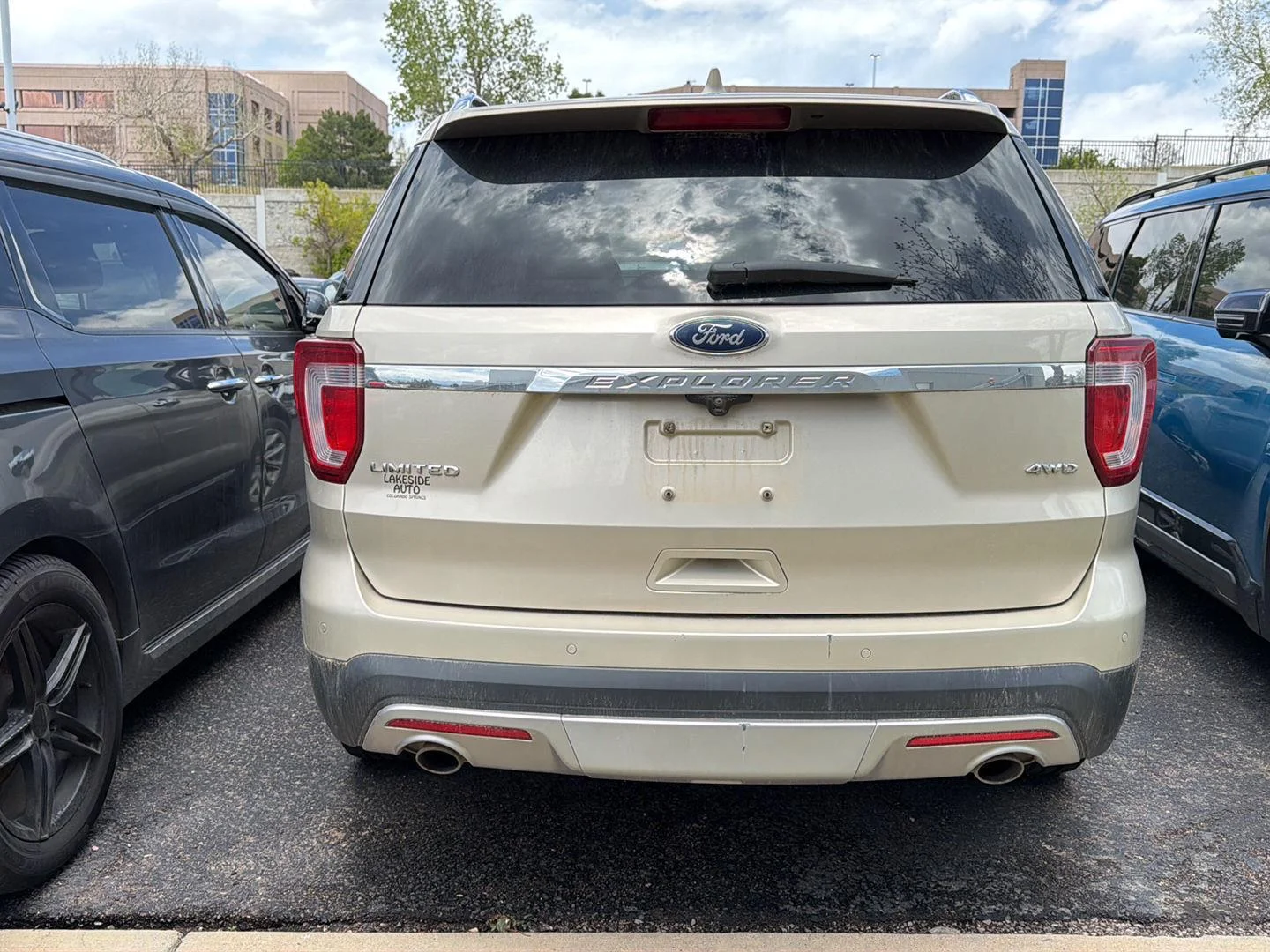 Used 2017 White Gold Ford Limited image 8