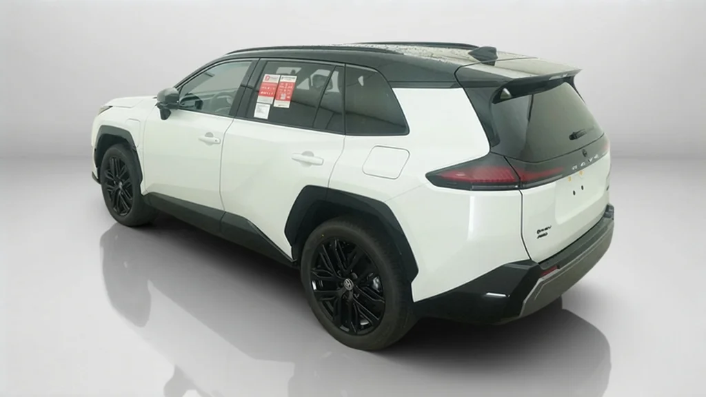 New 2026 Wind Chill Pearl with Midnight Black Metallic roof Toyota XSE image 14