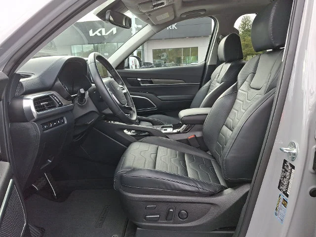 Certified Used 2022 Gray Kia SX image 14