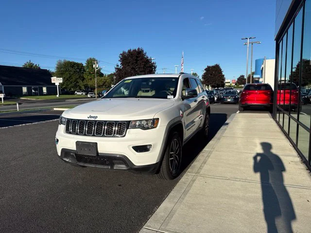 Used 2019 White Jeep Limited image 6
