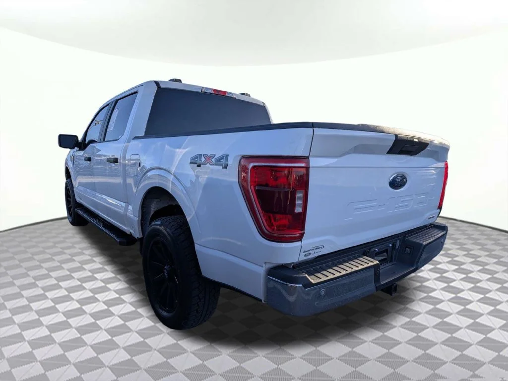 Certified Used 2023 Oxford White Ford XLT image 5