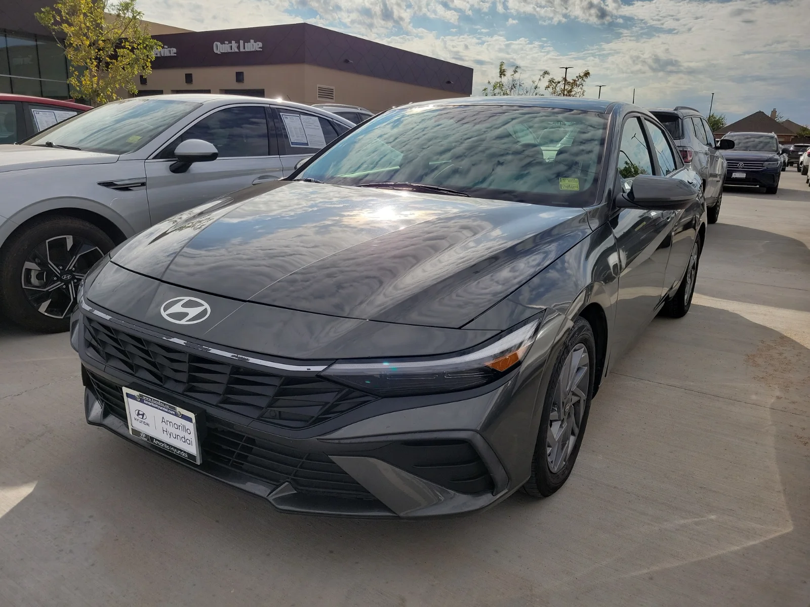 Used 2024  Hyundai SEL (IVT) 4dr Sedan image 1