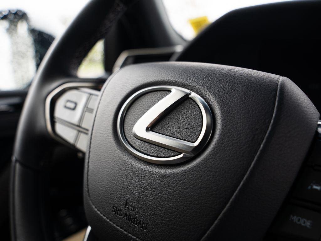 Used 2025 Eminent White Pearl Lexus LX 700h Luxury image 24