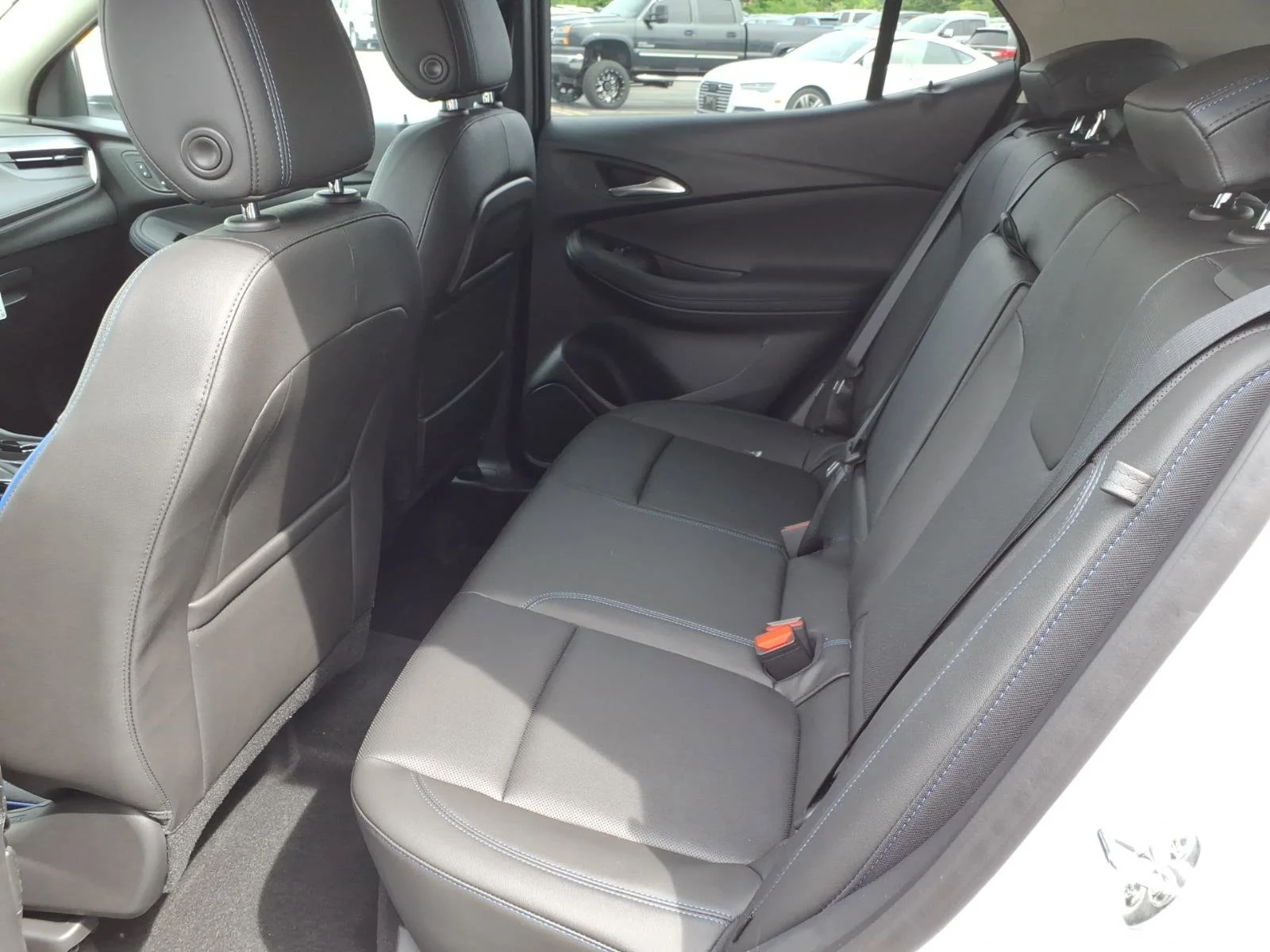 2026 Buick Encore GX Sport Touring - Photo 6