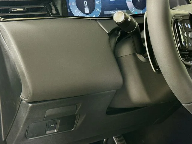 New 2026 Santorini Black Land Rover  image 10