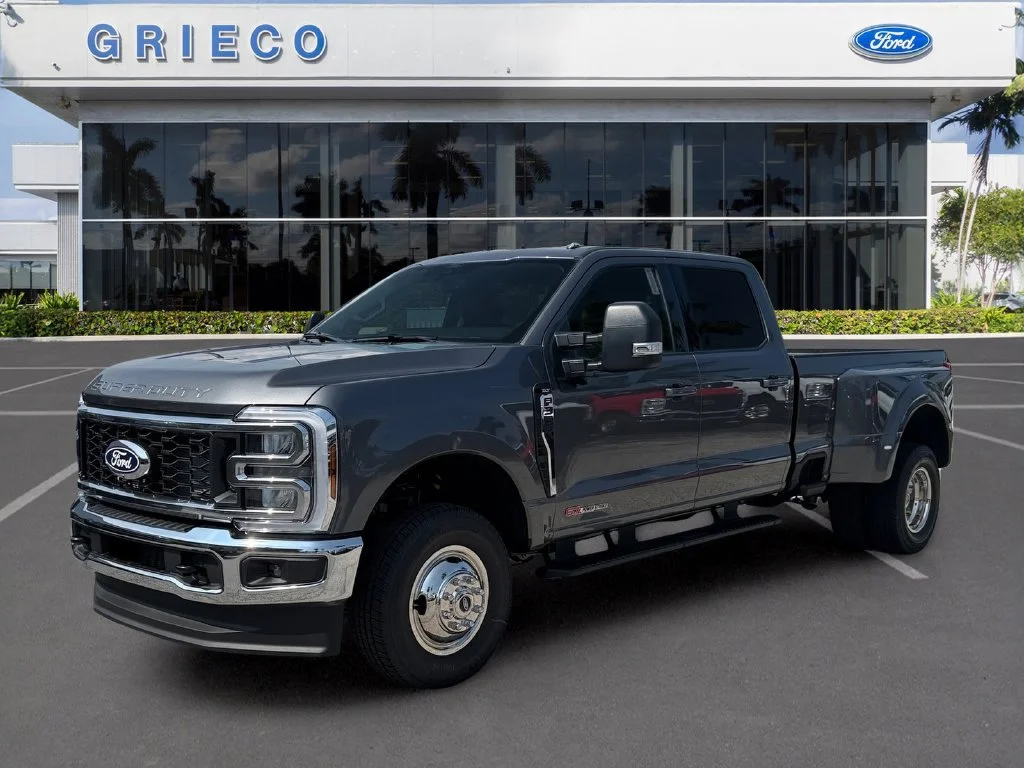 New 2027 Carbonized Gray Metallic Ford F-350® XLT image 3