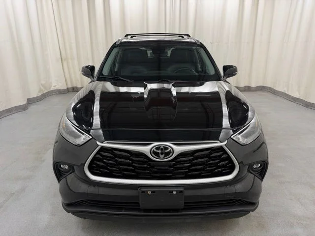 Used 2023 Black Toyota XLE image 6