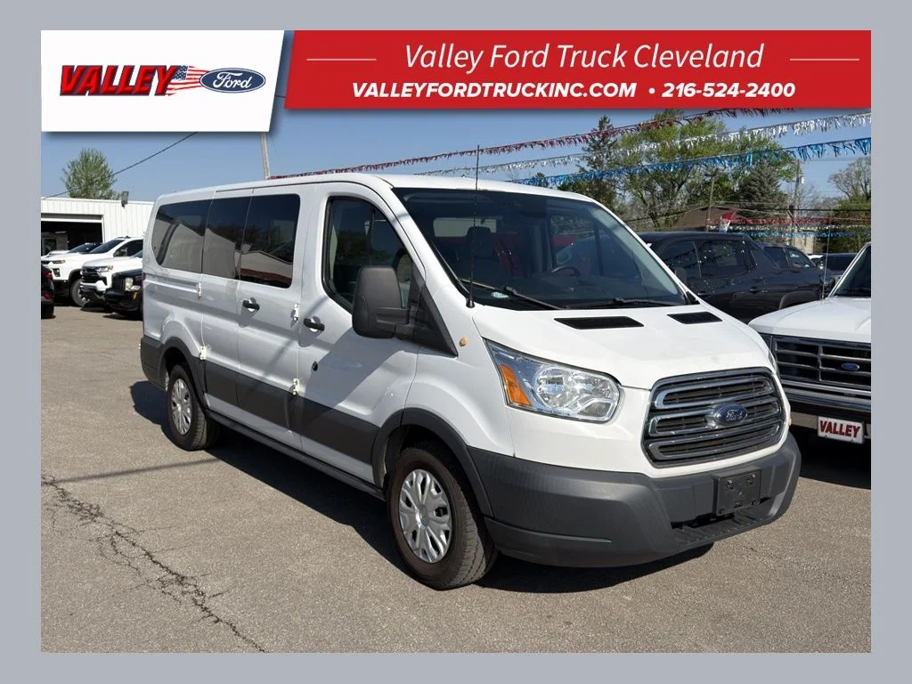 Used 2015 White Ford XLT image 1