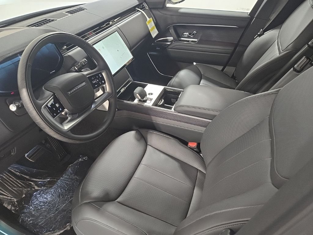 New 2026 Ostuni Pearl White Land Rover SE image 19