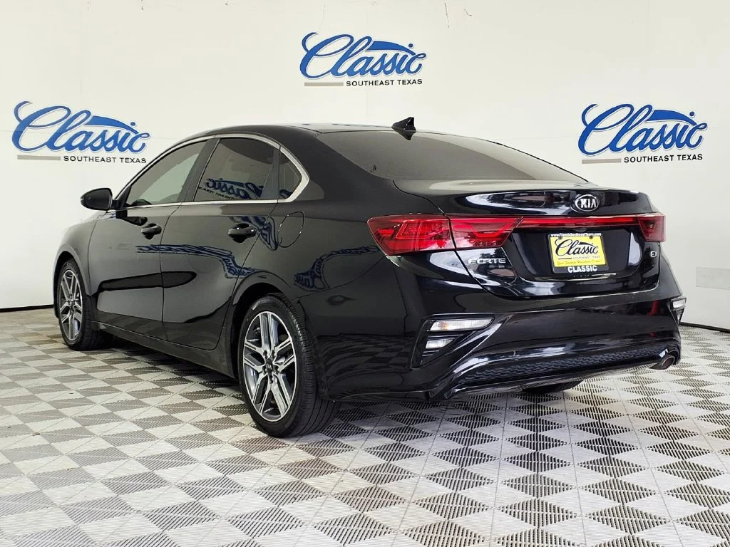 Used 2021 Black Kia EX image 2