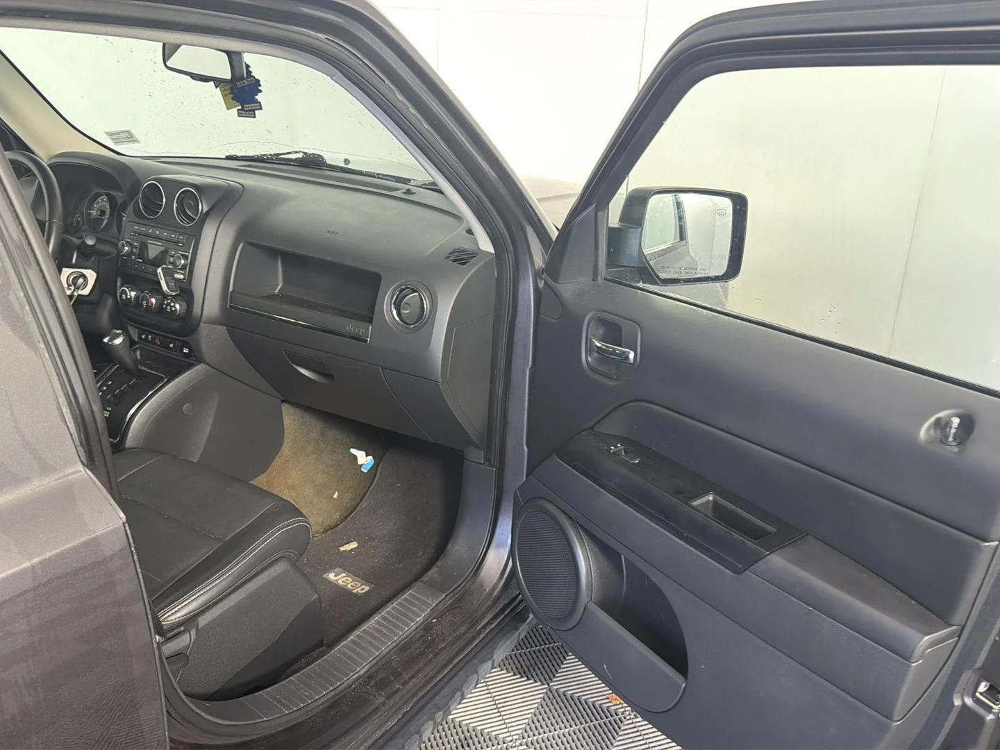 Used 2017 Granite Crystal Metallic Clearcoat Jeep High Altitude image 16