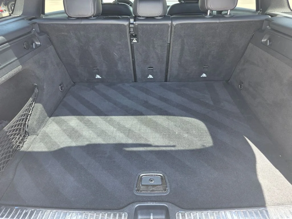 Used 2021 Black Mercedes-Benz GLC 300 image 23