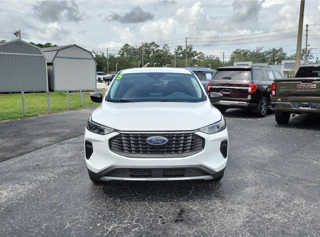 Used 2025 Oxford White Ford Active image 1