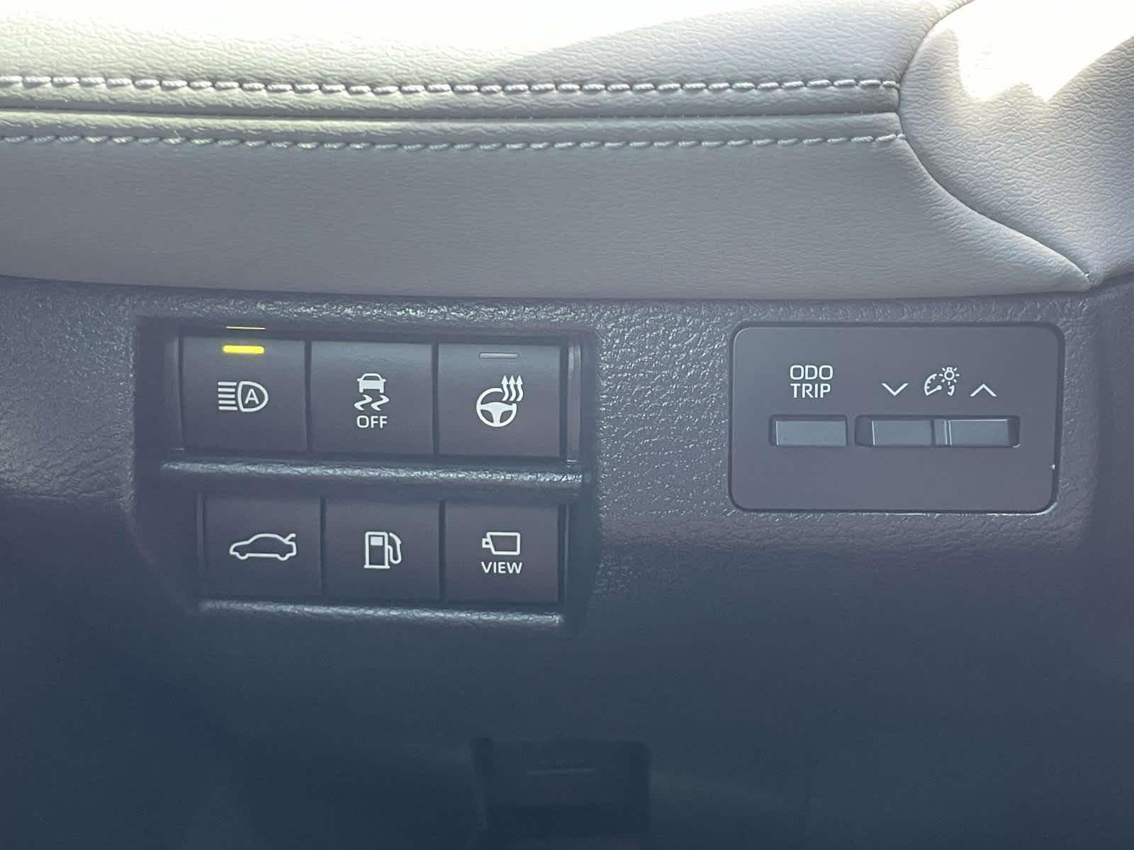 Used 2020 Ruby Flare Pearl Toyota Hybrid Limited image 37