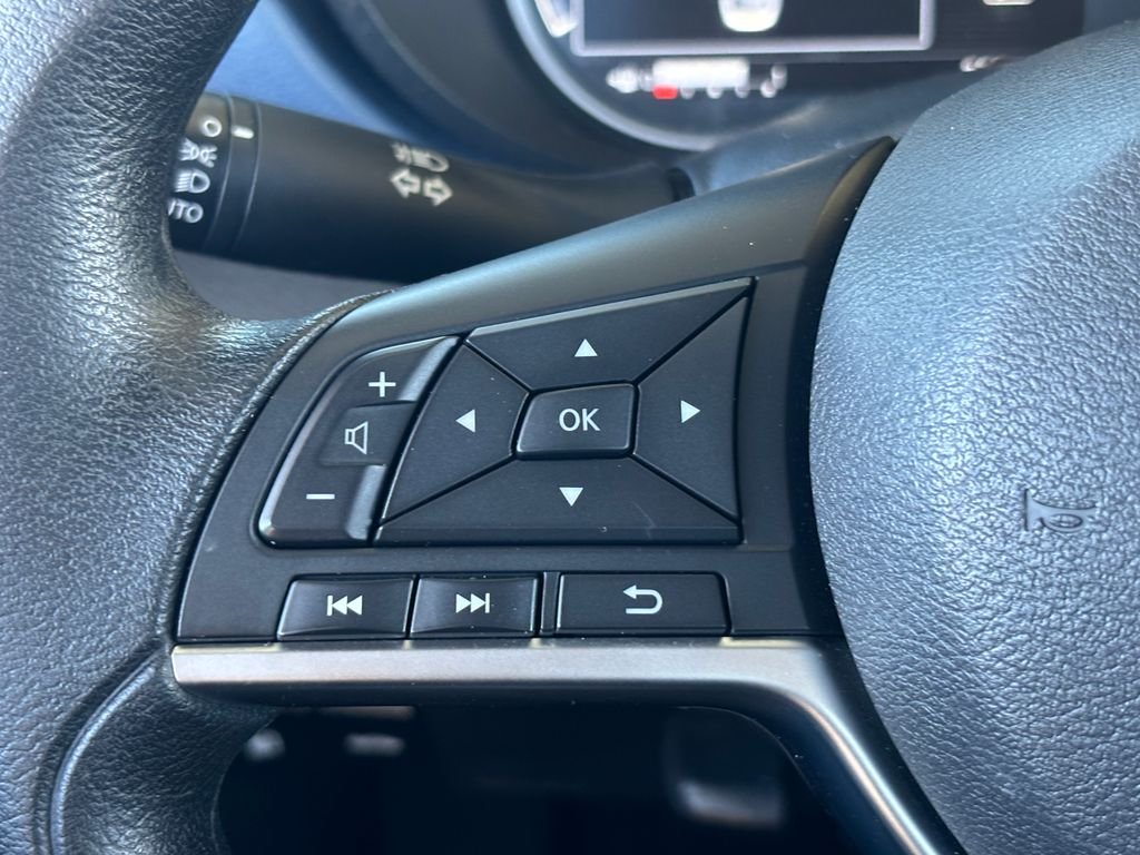 2025 Nissan Versa Sedan SV - Photo 11