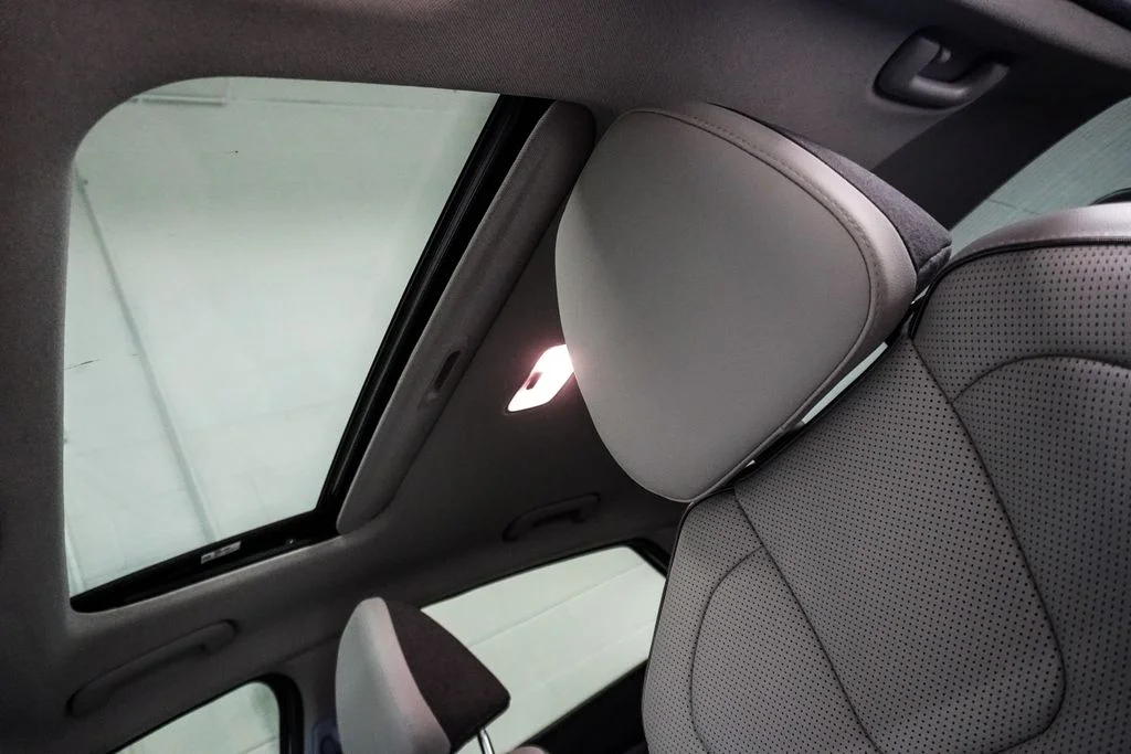 Used 2025 White Hyundai Limited image 8
