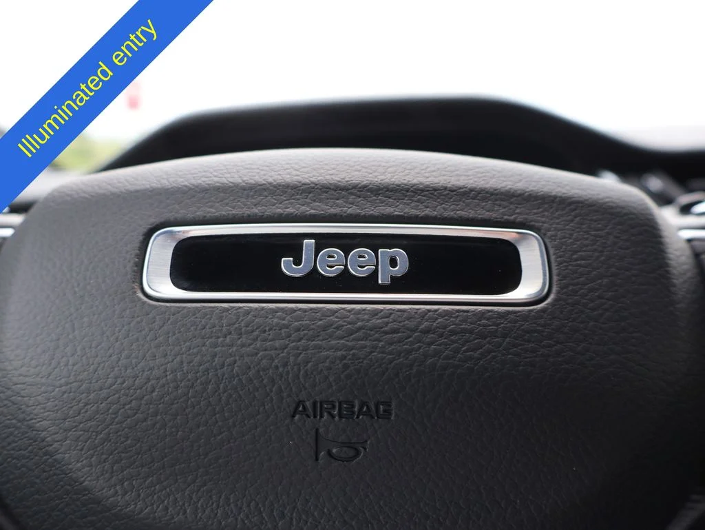 Used 2025 Black Jeep Altitude image 27
