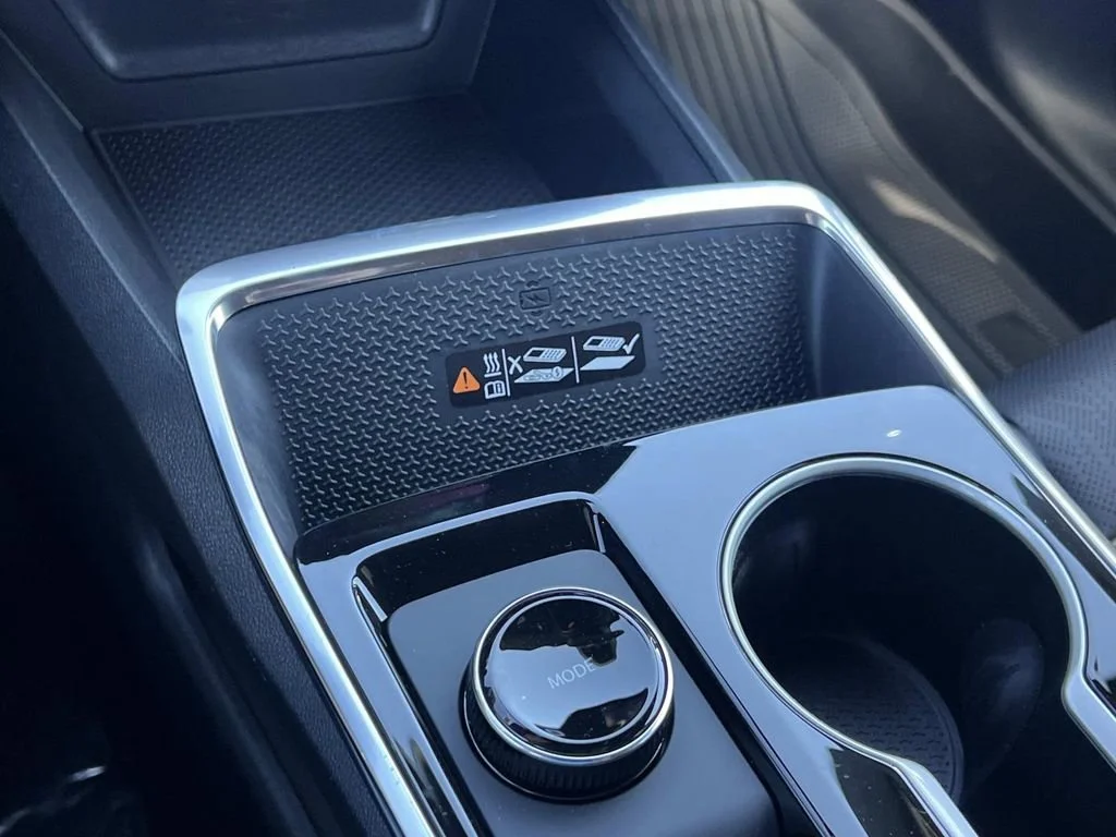 New 2026 Summit White Chevrolet LT image 17