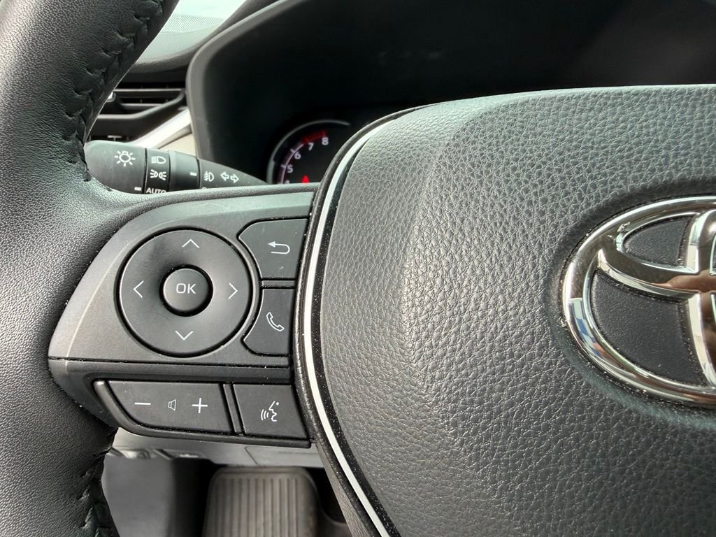 Used 2025 Beige Toyota XLE Premium image 19
