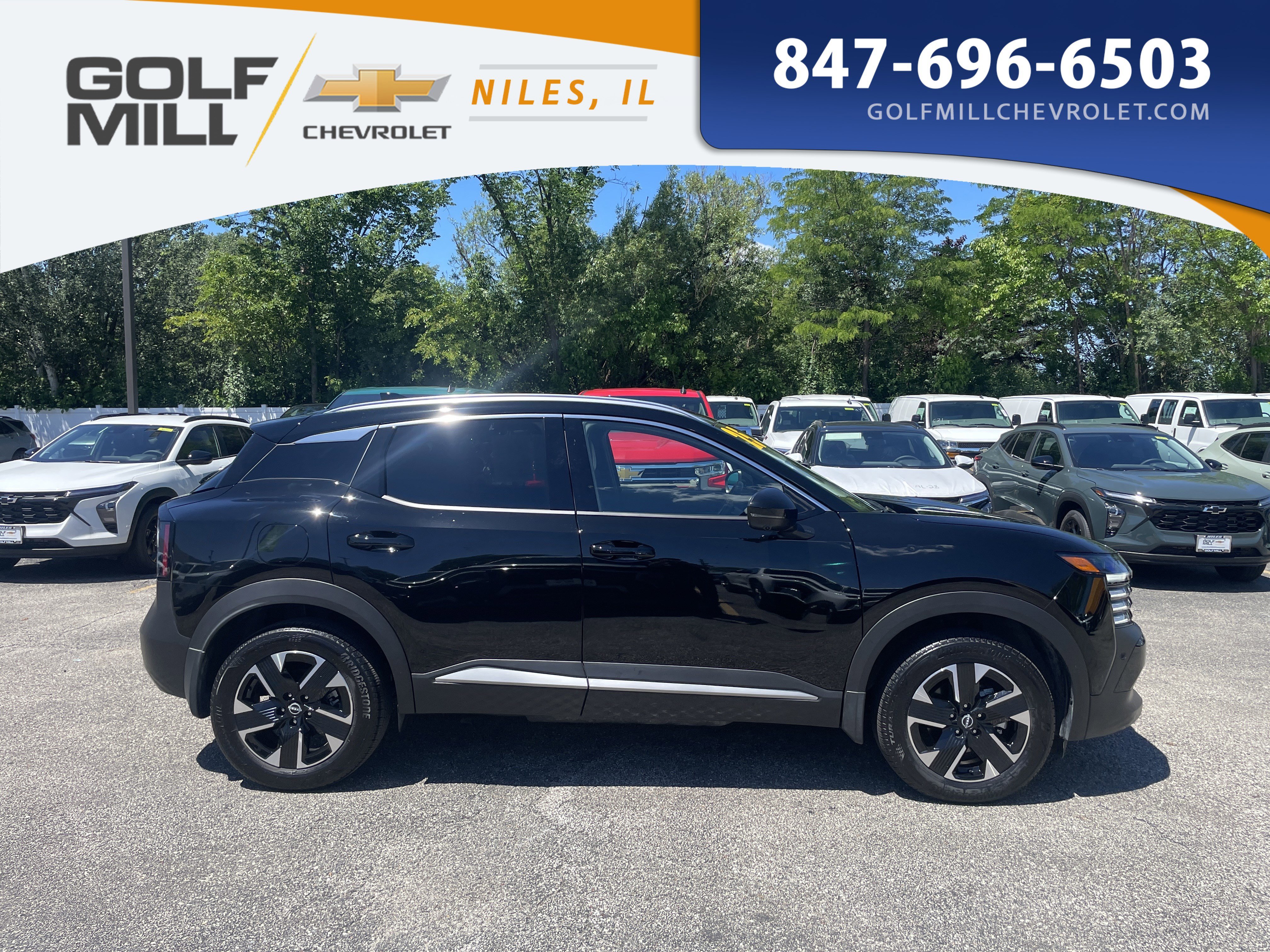 Used 2025 Super Black Nissan SR image 4