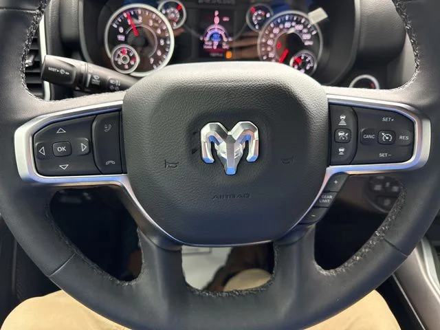 Used 2025 White Ram Big Horn/Lone Star image 31