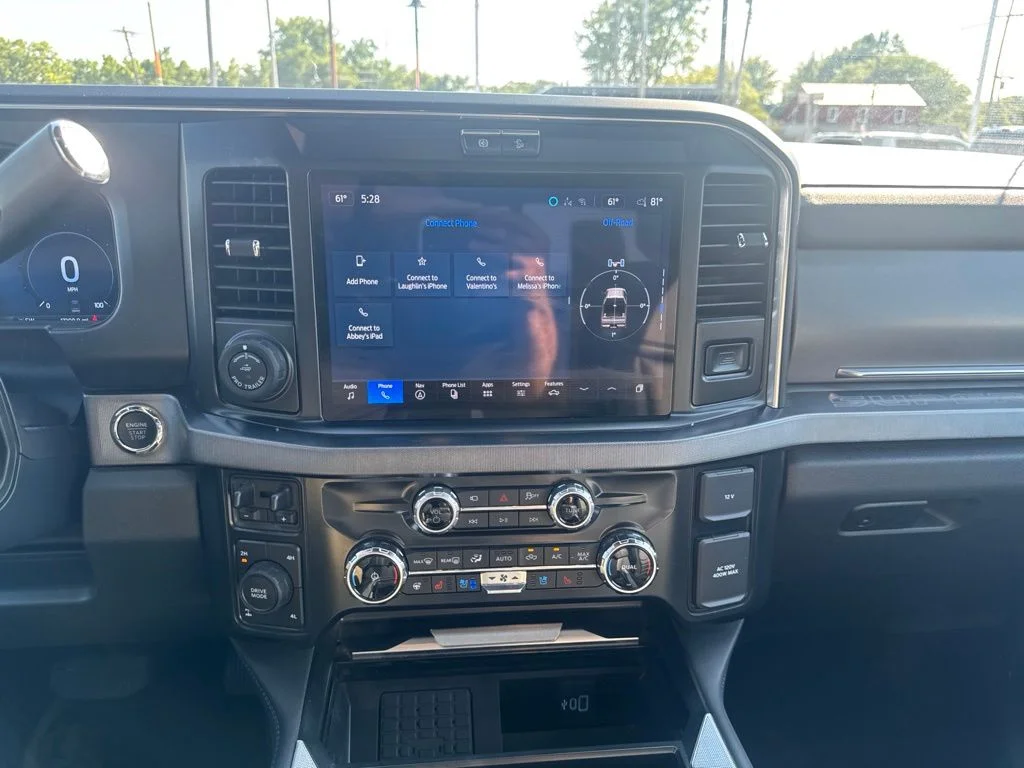 Used 2025 Black Metallic Ford Platinum image 21