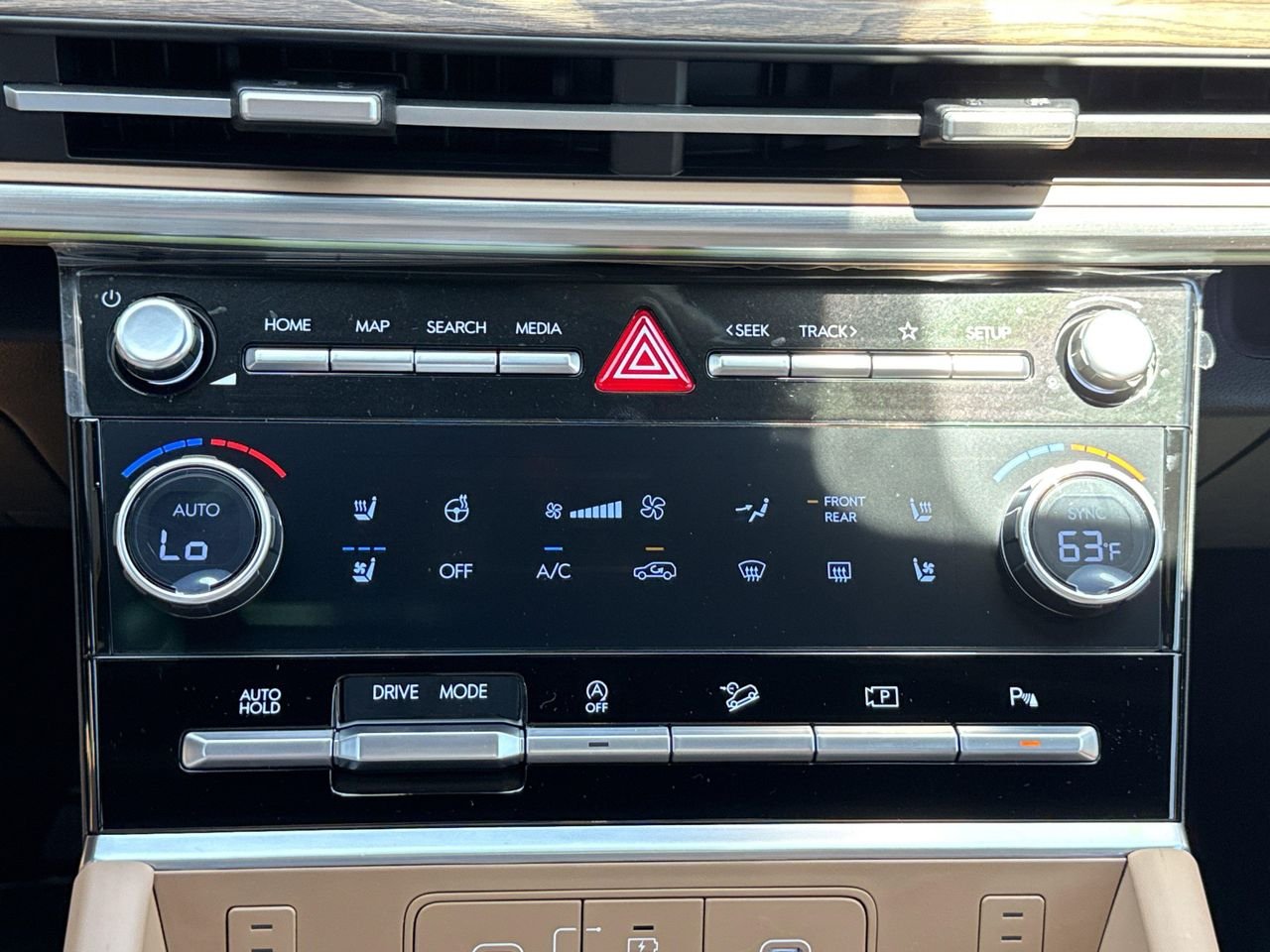 New 2026 Phantom Black Hyundai Limited FWD image 32