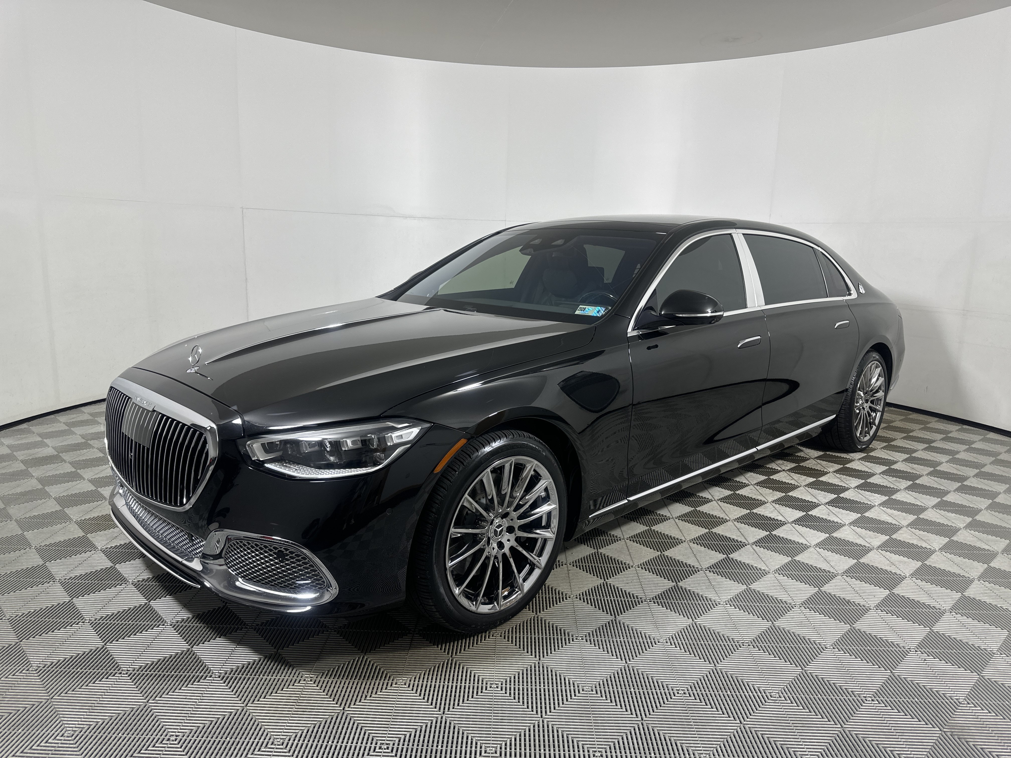 Used 2022 Black Mercedes-Benz Maybach S 580 image 3