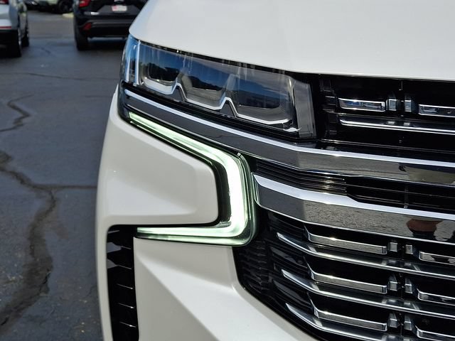 Used 2024 Iridescent Pearl Tricoat Chevrolet Premier image 10