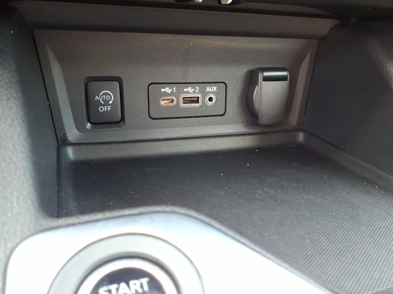 Used 2025 Electric Blue Metallic Nissan SR image 27