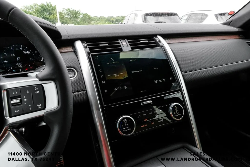 New 2026 Fuji White Land Rover Dynamic SE image 29