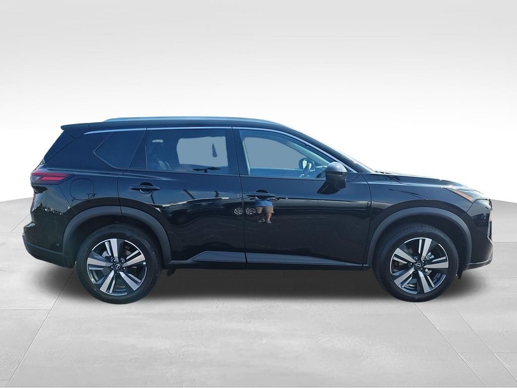 Used 2026 Black Nissan SL image 6