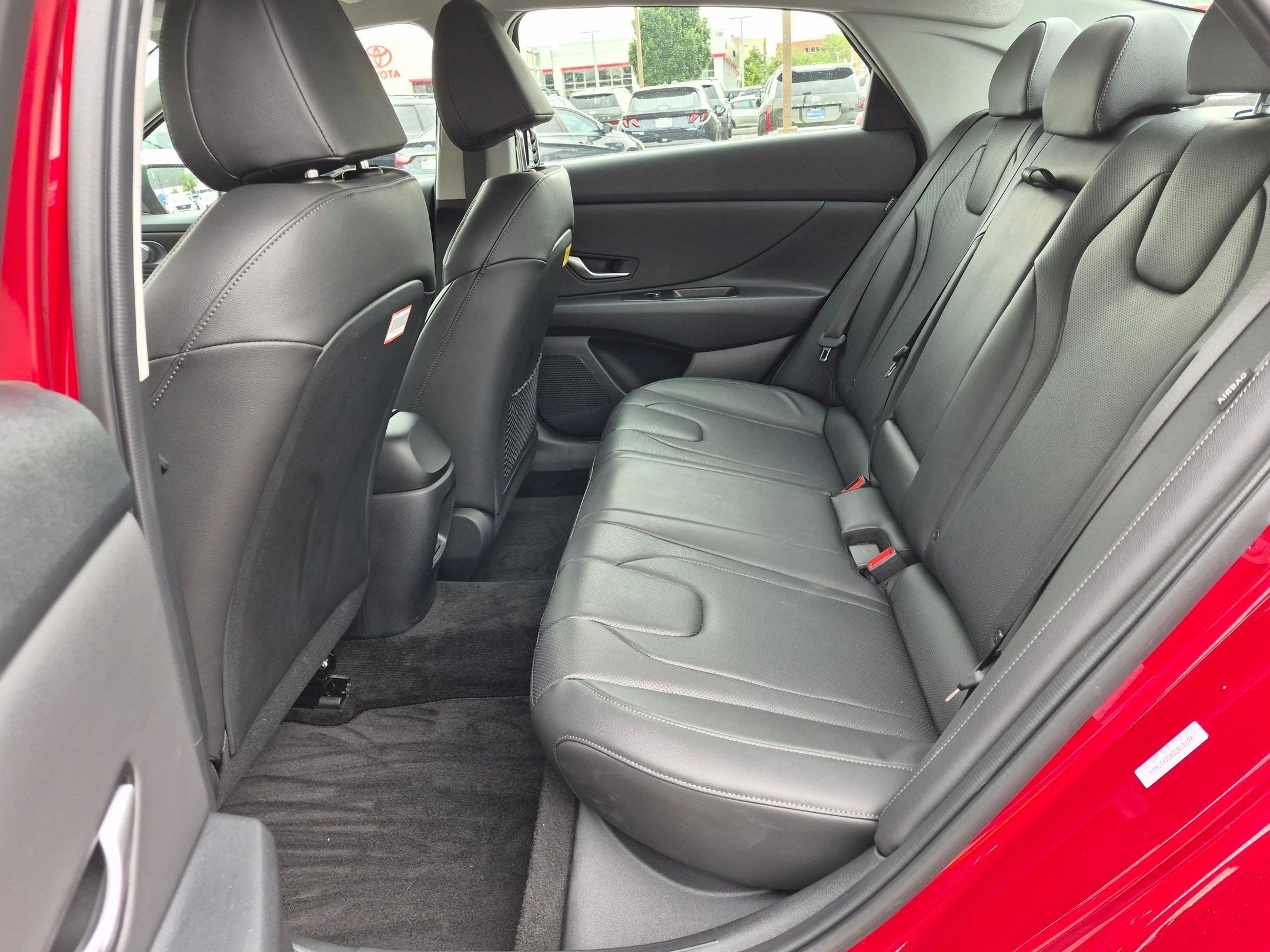 2025 Hyundai Elantra Limited - Photo 16