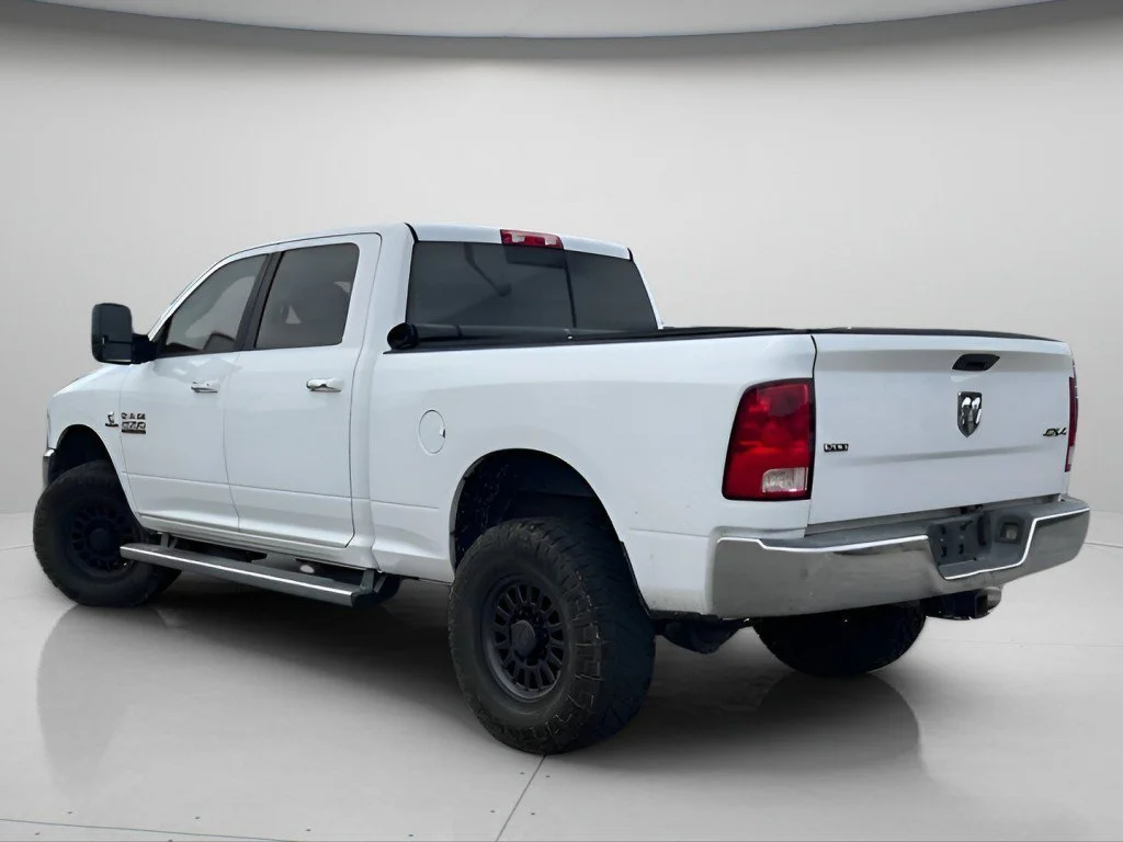 Used 2014 Bright White Clearcoat Ram SLT image 13