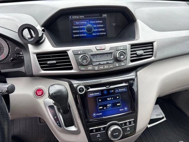 Used 2015 Modern Steel Metallic Honda Touring Elite image 19