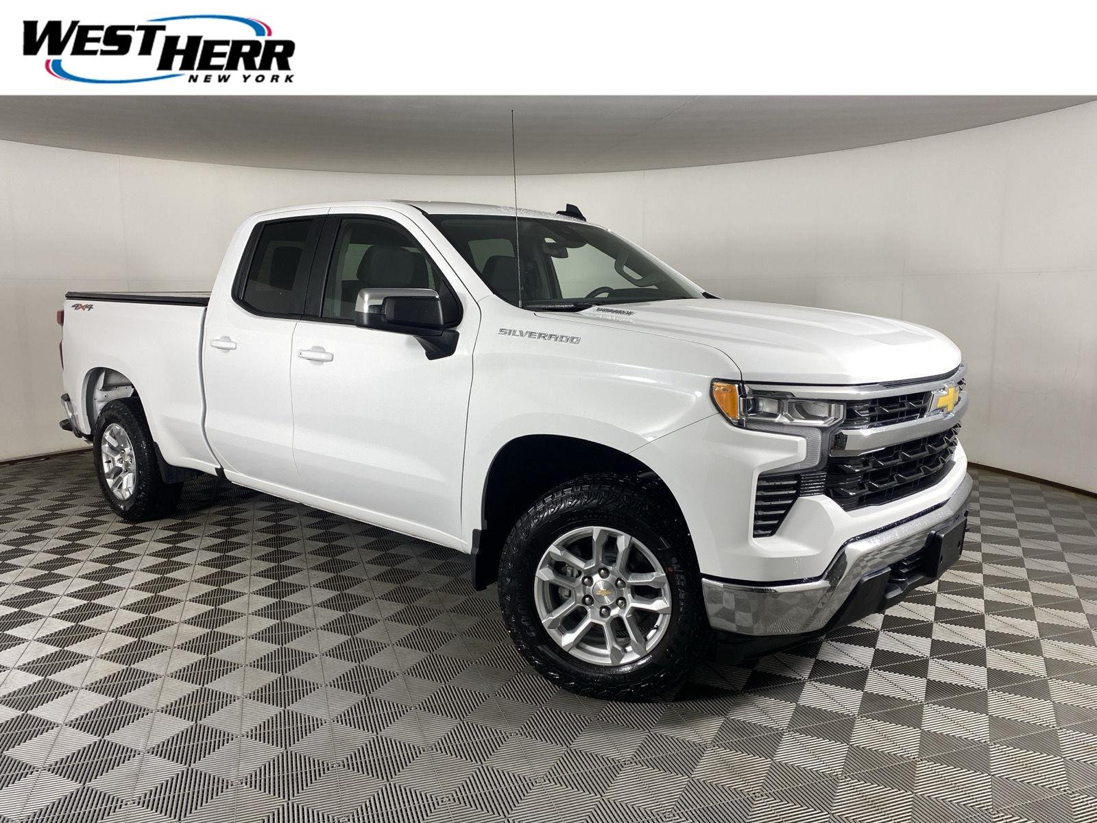 Used 2026 Summit White Chevrolet LT image 1