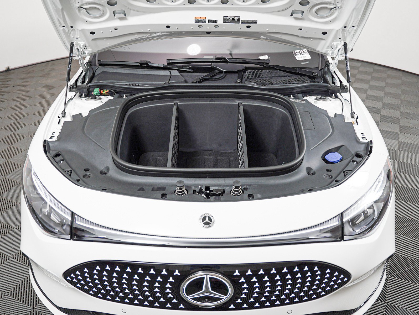 New 2027 Polar White Mercedes-Benz CLA 350 image 3