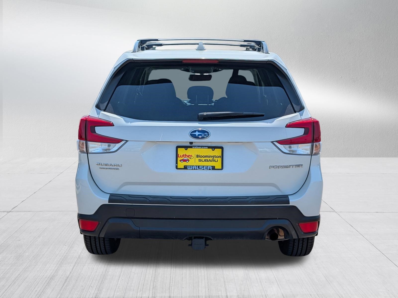Used 2022 Crystal White Pearl Subaru Premium image 6