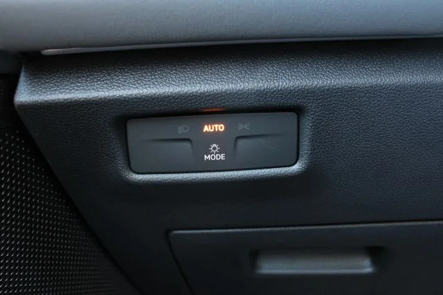 New 2026 Silver Volkswagen 2.0T SE image 9