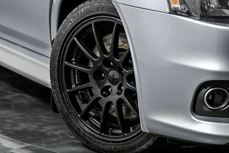 Used 2015 Apex Silver Metallic Mitsubishi GSR-1 OWNER-CLEAN CARFAX! image 3