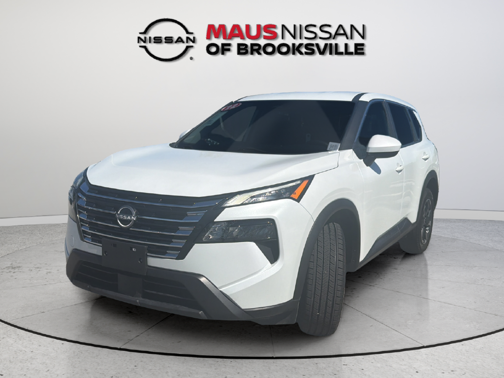 Certified Used 2024 White Nissan SV image 4
