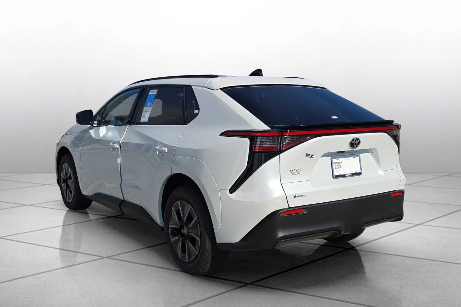 New 2026 Wind Chill Pearl Toyota XLE image 13