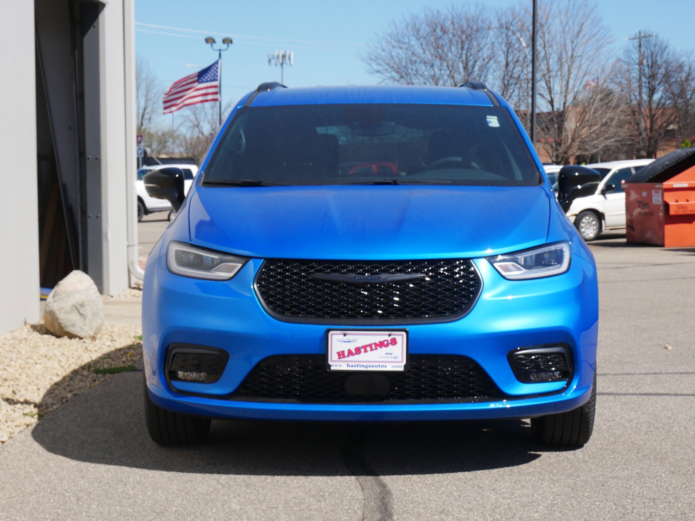 New 2026 Hydro Blue Pearl-Coat Exterior Paint Chrysler Select image 5