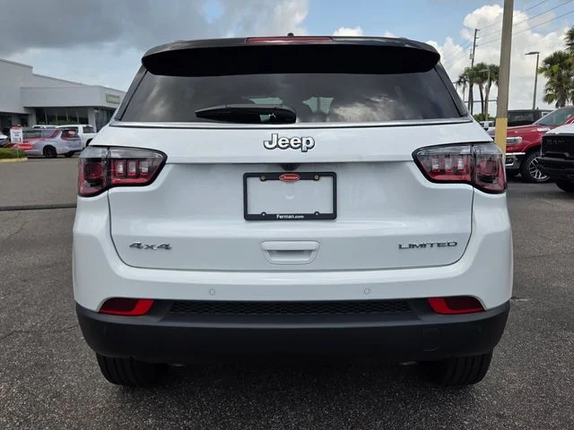 New 2026 Bright White Clear-Coat Exterior Paint Jeep Limited image 7