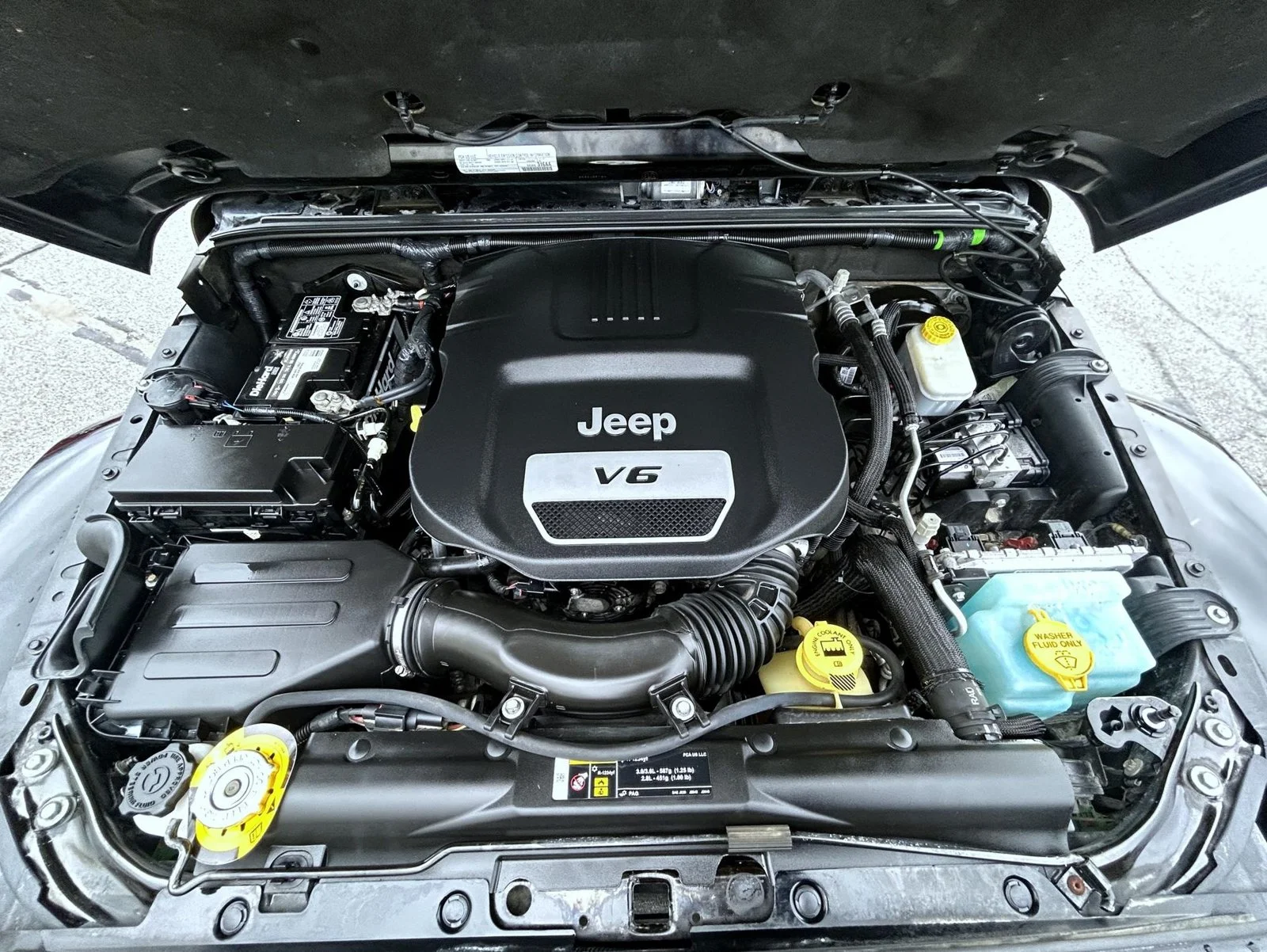 Certified Used 2018 Black Jeep Unlimited Sahara image 25
