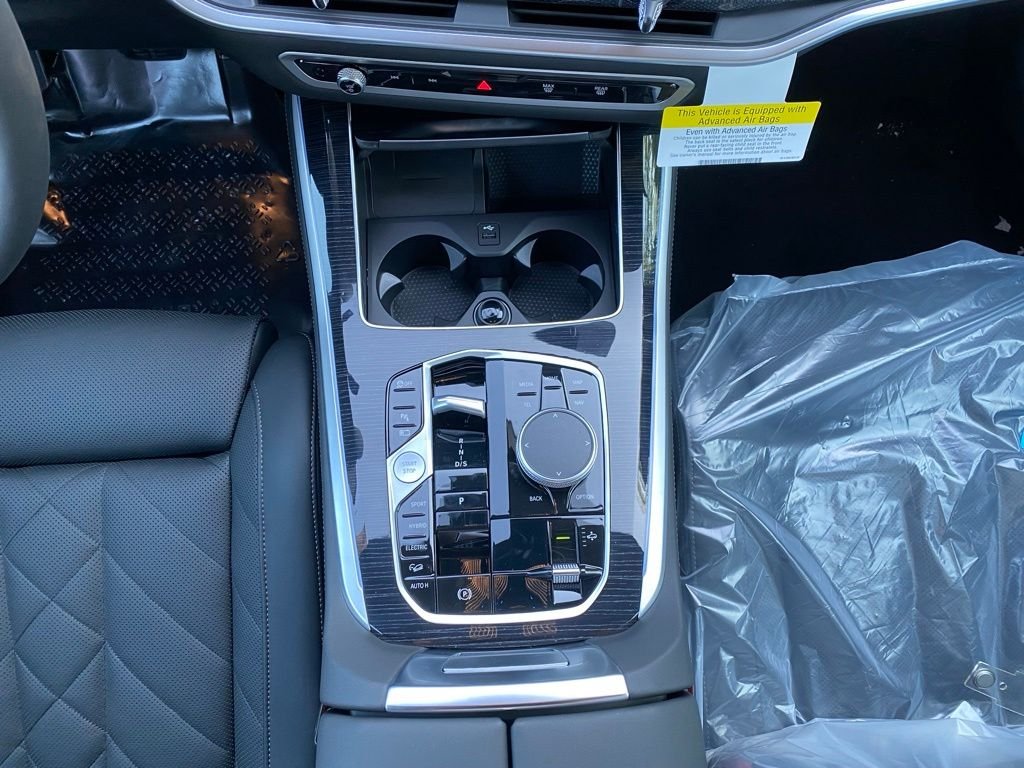 New 2026 Black Sapphire Metallic BMW xDrive50e image 10