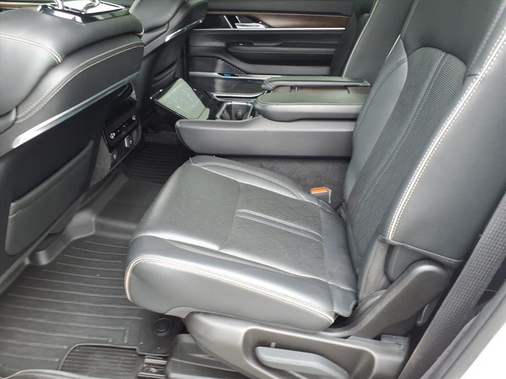 2022 Jeep Grand Wagoneer Series II - Photo 13