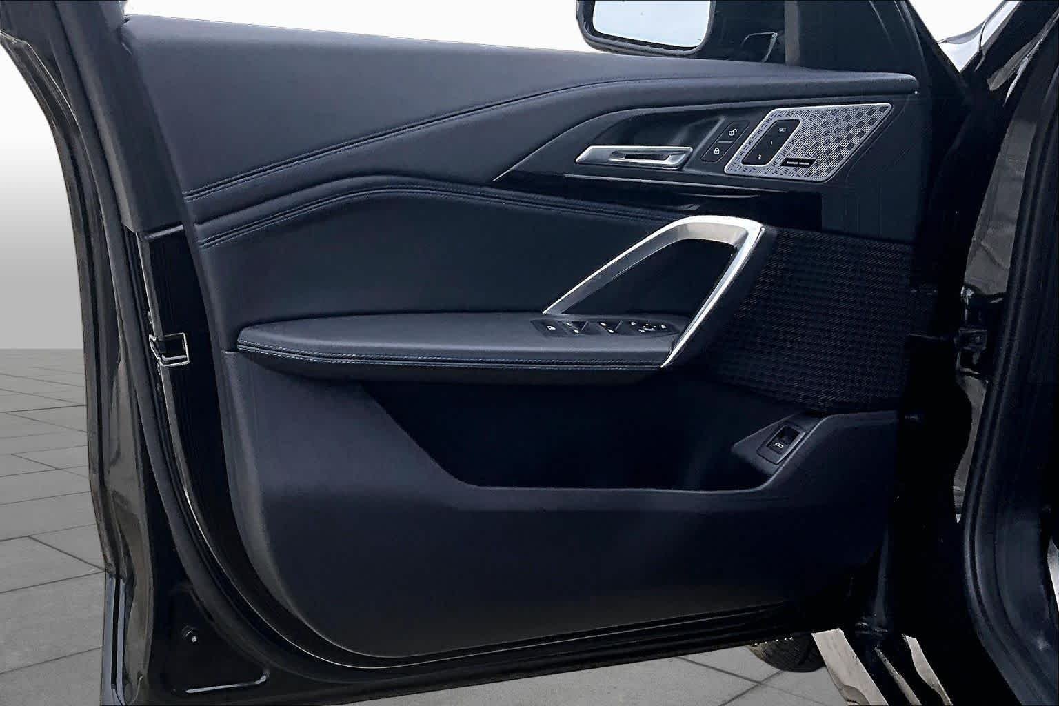 Used 2024 Black Sapphire Metallic BMW M35i image 25