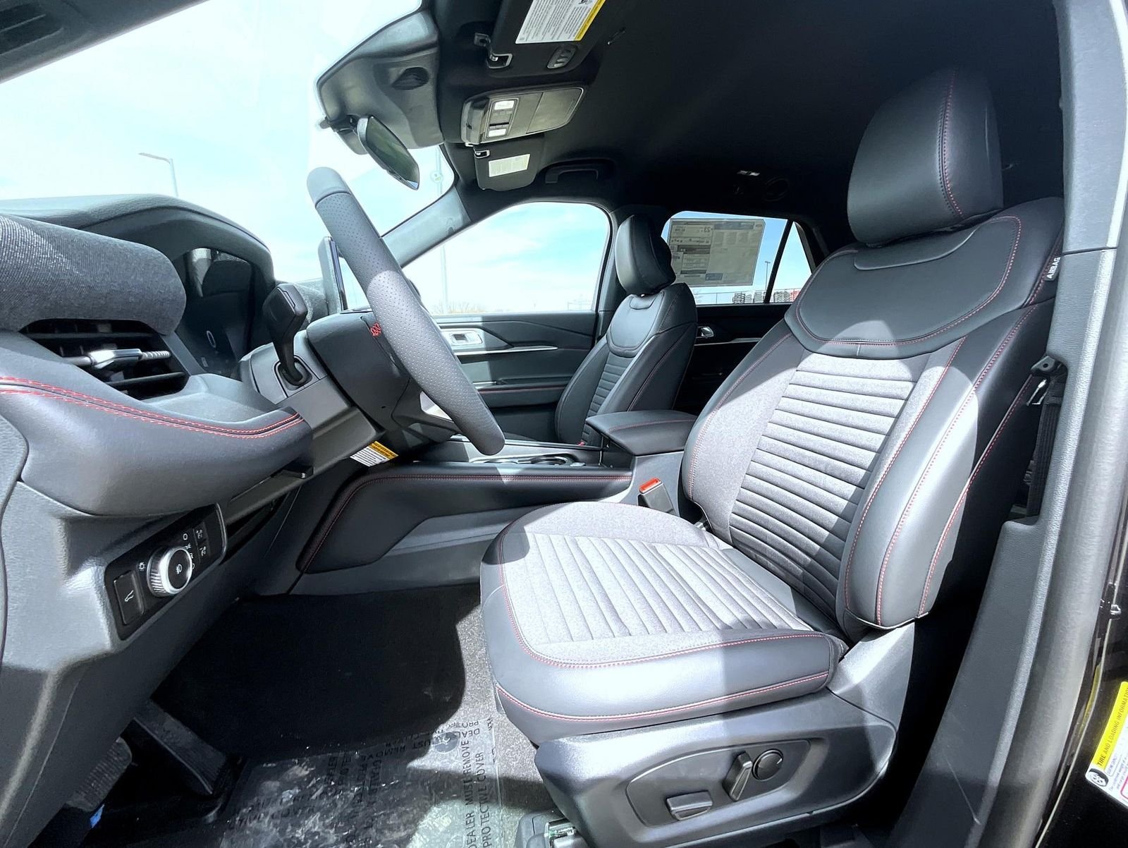 New 2026 Agate Black Metallic Ford ST-Line image 9