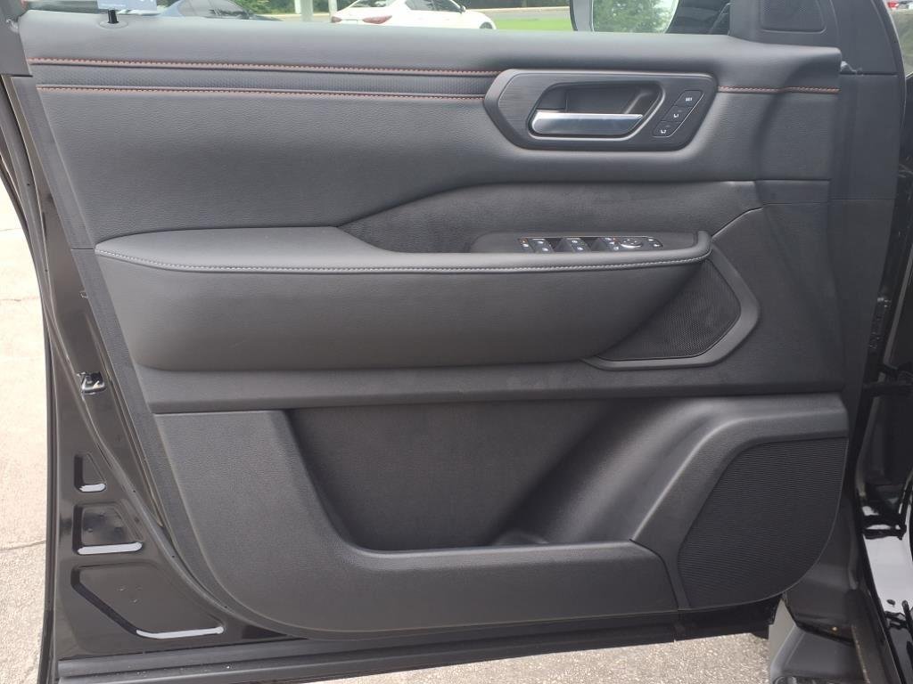 2025 Nissan Armada PRO-4X - Photo 15